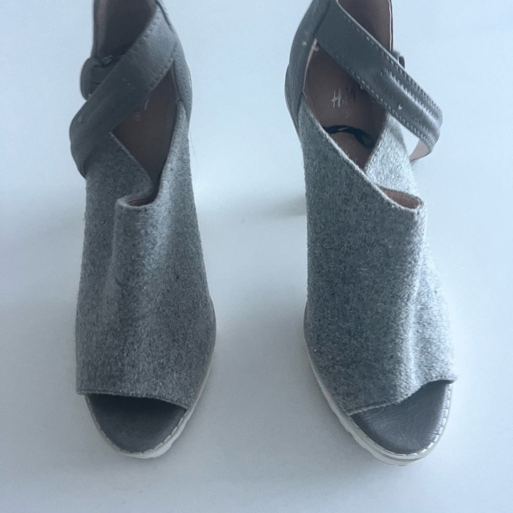 Gray Women's Open-Toe Shoes